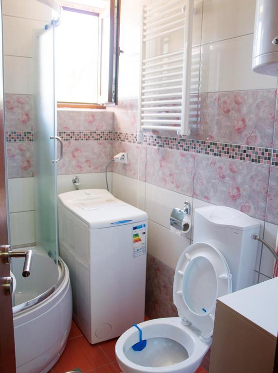 Vrnjačka BanjaApartman Lenaアパートメント 部屋 写真